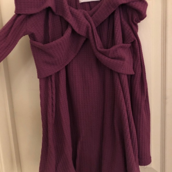 Sweater - Picture 1 of 2